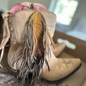 Junk Gypsy by Lane Spirit Animal Shortie boot - women’s size 10